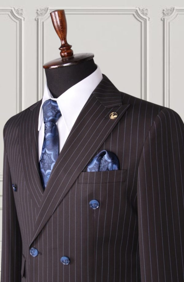 Classic Double-breasted Suit - Image 2