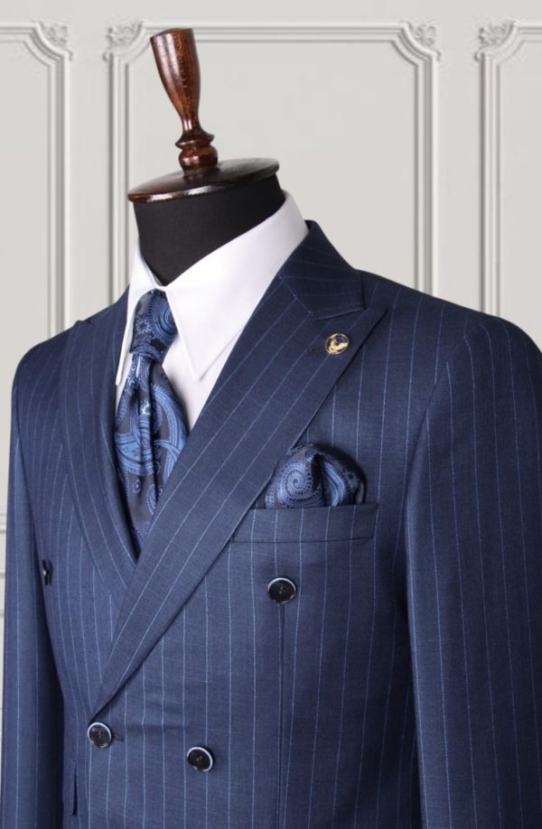 Classic Double-breasted Suit - Image 2