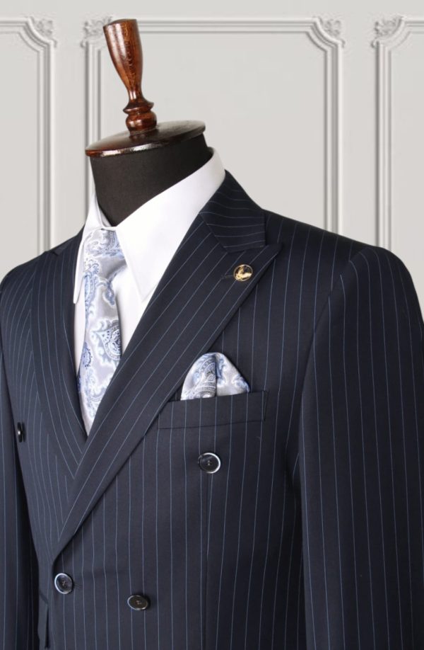 Classic Double-breasted Suit - Image 2